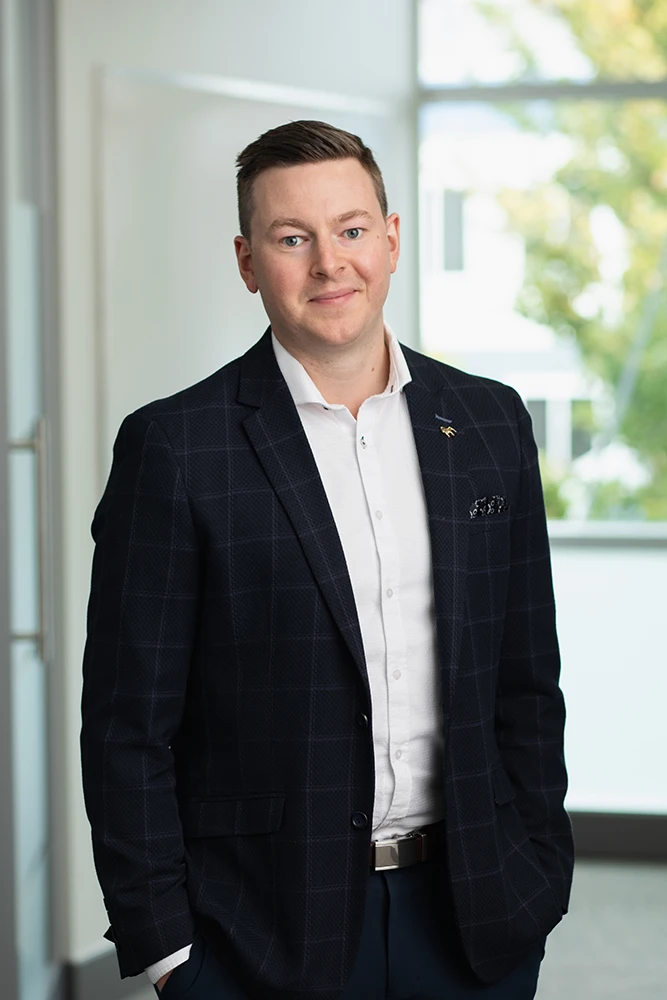 PORTRAIT_investment_portfolio_management_real_estate_REIT_Alitis_private_stocks_bonds_fixed_income_investor_independent_firm_Advisor_financial__Comox_Valley_Vancouver_Island_Victoria_Nanaimo_236